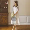 Vestido Blanco de Satín con un Toque Súper de Hada, Incrustaciones de Encaje, Elegante Vestido de Dama de Honor, Vestido de Noche Vintage y Elegante