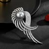 Novo senso de design europeu asas de anjo broche em forma de pena elegante luxo requintado all-match joias anti-exposição