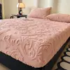Sábana Bajera Ajustada de Felpa de Leche Engrosada Pieza Única Otoño e Invierno Cálida Protector de Colchón de Cama Funda Color Sólido Terciopelo Plus Juego de Cama de Tres Piezas