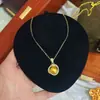 Nuevo Modelo de Xiaohongshu Collar Clavicular con Colgante de Perla Incrustada de Circonita Anillo Pendientes Set de Lujo Ligero de Alta Gama para Mujeres