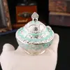 Azucarero estilo palacio europeo con tapa, con relieve metálico y base decorativa de tres patas, una lujosa caja de joyería y una pieza decorativa para bodas