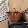 Bolsa de Ombro Feminina Grande Capacidade Transfronteiriça Nova Moda Verão 2026 Versátil de Alta Qualidade