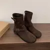 First Encounter Temporada 2026 Outono/Inverno Novas Botas Western Cowboy Retrô com Fivela de Couro Camurça de Pele de Porco e Salto Grosso Botas Curtas de Meia-Canela