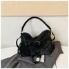 Bolsos de mano transfronterizos de moda 2025, bolsos de hombro de alta gama para mujer, bolsos cruzados de moda, bolsos grandes de capacidad para el antebrazo para mujer