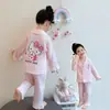 Pijama de Cuadros para Niñas 2026 Nuevo Estilo Ropa de Casa de Manga Larga de Primavera y Otoño para Niños Ropa Delgada para Aire Acondicionado de Bebé