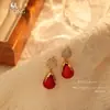 Brincos Elegantes e Sofisticados com um Charme Vintage e um Senso de Moda, Brincos Versáteis e de Bom Gosto