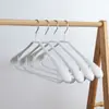 Venta directa de fábrica multifuncional antideslizante sin marcas hombros anchos perchero recubierto por inmersión soporte doméstico engrosado para secar ropa