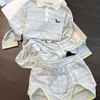 Design Fresco e Rejuvenescedor Conjunto de Pijama Listrado Azul e Branco com Estampa de Dachshund Manga Longa Short para Mulheres Roupa de Casa de Verão
