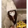 Sombrero de Cubo Peludo Blanco Lindo con Orejas de Conejo para Mujer, Sombrero Cálido de Invierno que Hace que la Cara Parezca Más Pequeña, Dulce Sombrero de Punto para Proteger las Orejas