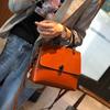 Bolso de mujer de piel auténtica, nuevo bolso de hombro de gran capacidad de moda transfronteriza de otoño e invierno, bolso de piel de vaca, bolso de mensajero de celebridades de Internet