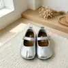Zapatos de Cuero para Niñas Suela Suave 2026 Primavera/Otoño Nuevos Zapatos Infantiles Bebé Zapatos Negros de Princesa Mocasines para Niñas