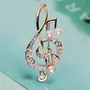 Broche Ins Distintivo Estilo Japonés y Coreano de Notas Musicales con Diamantes Simple Versátil Atmosférico Pin para Traje Camisa Accesorios de Ramillete para Hombres y Mujeres