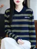 Suéter de punto a rayas con cuello polo de bloques de color para mujer, nuevo estilo otoño e invierno 2026, jacquard de letras, top de suéter fino de manga larga holgado