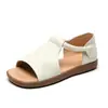 Camada Superior de Verão Sandálias Vintage de Couro de Vaca Feitas à Mão Planas Confortáveis Sandálias de Couro Genuíno para Mulheres Velcro Sandálias de Bico Aberto Sapatos para Mães