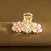 Pinza de Flor de Perla Súper Hada de Tamaño Mediano para Mujer, Pinza para el Cabello de Lujo Ligero de Gama Alta, Nuevo Pinza de Tiburón de Moda, Accesorios para el Cabello de Medio Recogido