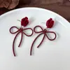 Brincos Pingente Laço Rosa Agulha de Prata Brincos Simples de Personalidade da Moda Brincos Versáteis de Nicho para Mulheres