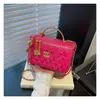 Bolsos Pequeños de Comercio Exterior para Mujer Bolsos Transfronterizos 2026 Nueva Moda Bolso Acolchado Brillante con Cadena Bolso de Mano para Dama Bolso Caja