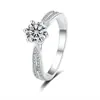 Suministro de fábrica anillo de plata de ley S925 bañado en platino de 1 quilate simple lujo ligero clásico chic de diamantes para mujer productos genuinos
