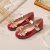 Sapatos infantis confortáveis e anti-atrito para meninas, para uso formal, apresentações e looks de feriado, sapatos de menina com laço e fechos de velcro