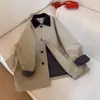 Moda Primaveral 2026 para Mujeres Petite, de Moda Este Año, Gabardina de Patchwork a Cuadros de Longitud Media para Mujeres