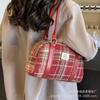 Bolso Pequeño de Cuadros Estilo Coreano de Nicho Ins para Mujer 2026 Nuevo Bolso Boston Moda Versátil Bolso de Hombro para Viajar