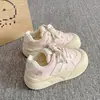 Zapatillas de Mujer con Suela Gruesa 2026 Primavera Nuevo Estilo Zapatos Deportivos de Caña Baja de Moda Versátiles de Nicho Zapatos Blancos