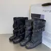 Botas largas de mujer de moda 2026 otoño e invierno nuevo estilo botas negras con tachuelas plisadas apiladas con hebilla de cinturón y pierna ancha