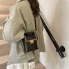 Bolso Retro de Alta Gama para Mujer 2025 Nueva Llegada Popular Versátil Bolso Cruzado para Teléfono Moda Elegante Portátil Pequeño Cuadrado