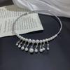 Colar de borla de pérola de luxo leve e de alta qualidade feminino novo estilo elegante e elegante, colar elegante para todas as combinações, corrente de clavícula da moda Spice Girl