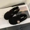 Zapatos peludos de piel de oveja con suela suave para mujer 2026, calzado de moda para exteriores con hebilla de cinturón, cálidos zapatos individuales de felpa estilo Birkenstock