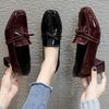 Novedad Primavera y Verano 2025 Estilo Mujer Tacón Medio Tacón Grueso Moda Estilo Británico Zapatos Pequeños de Cuero Mujer Suela Suave Zapatos de Trabajo Mujer