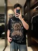 Camiseta Tendência Marca Americana 180kg Urso Sentado com Letras de Strass Urso Cartoon Manga Curta Larga para Tamanhos Grandes