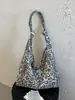 Bolso de lona con estampado de leopardo transfronterizo para mujer, nuevo modelo 2026, bolso de hombro de moda de gran capacidad para el día a día, bolso de mano versátil de verano
