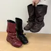 Botines bajos planos cuadrados retro versátiles en color café para mujer, nuevo estilo verano 2026, adecuados para combinar con faldas, botines western plisados apilados