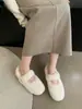 Zapatos peludos de suela plana para mujer, nuevos y modernos para 2026, para usar en invierno al aire libre, con una sola correa, suela gruesa y forro de felpa para abrigar.