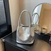 Bolsa Casual de Moda Transfronteiriça Feminina Outono/Inverno 2026 Novo Estilo Versátil de Alta Qualidade Bolsa Balde Exquisita de Mão