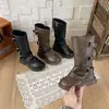 Botas compridas estilo britânico para meninas, nova coleção outono/inverno 2026, com sola grossa, de cano alto, modernas e estilosas.