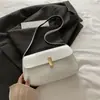 Bolso Pequeño de Moda para Mujer Versión Coreana Bolso Cuadrado Pequeño Versátil Nuevo Otoño 2025 Bolso de Hombro Cerradura Simple Bolso de Moda para Mujer