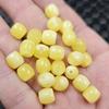 Fluorescente flutuante água salgada cera de abelha contas velhas contas soltas flor branca artificial cera de abelha amarelo claro pulseira colar contas Passepartout