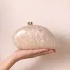 Moda Outono 2026 Nova Bolsa de Mão Rígida de Acrílico para Mulheres Clutch Bolsa de Festa Corrente Osso de Cobra Ombro Único Transversal Porta-Celular para Mulheres