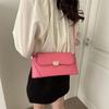 Bolsa Quadrada Pequena de Alto Padrão Feminina com Padrão de Diamante Fivela de Fecho Elegante Bolsa Feminina 2023 Nova Moda Bolsa de Ombro Transversal Bolsa Baguete Francesa