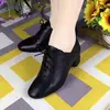 Zapatos de tacón grueso de una sola pieza para mujer, piel suave, 2026, nuevo estilo de otoño, moda versátil, zapatos pequeños de cuero, tacón medio, corte profundo, zapatos de mujer, zapatos para madre