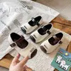 Zapatos de piel dulces para niñas 2026 primavera nuevos zapatos de princesa de bloques de color para niños zapatos planos versátiles de corte bajo para niñas pequeñas