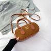 Outono e inverno novo nicho de moda design retro moderno portátil personalidade bolsa feminina 2024 um ombro elegante pequena bolsa quadrada