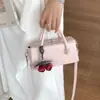 Bolsa de ombro para o dia a dia de verão, bolsa de mão de nicho super popular com uma sensação de bolsa de boliche, novo design 2026 para mulheres