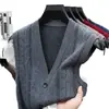 Chaleco de Punto Nuevo Estilo Otoño/Invierno 2026 para Hombres de Mediana Edad y Mayores, Ropa Exterior con Bolsillos, Cárdigan para Papás, Chaleco de Lana