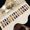 Uñas Postizas Cortas de Ballet Doradas Flor de Tinta Paleta de Colores Otoño/Invierno (Aclarado de piel) Cuentas de Vidrio Florales Ojo de Gato Brillantes Hermoso Arte para Uñas