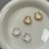 Fangtangjia Pendientes de Aro Redondos Lisos de Metal Brillante de Alta Calidad Diseño de Nicho de Gama Alta Pendientes Elegantes de Otoño e Invierno