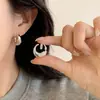 Pendientes de Aro Minimalistas Metálicos Clip-On para Mujer Sin Perforaciones, Nuevos Pendientes de Lujo de Nicho 2025, Estilo Exagerado