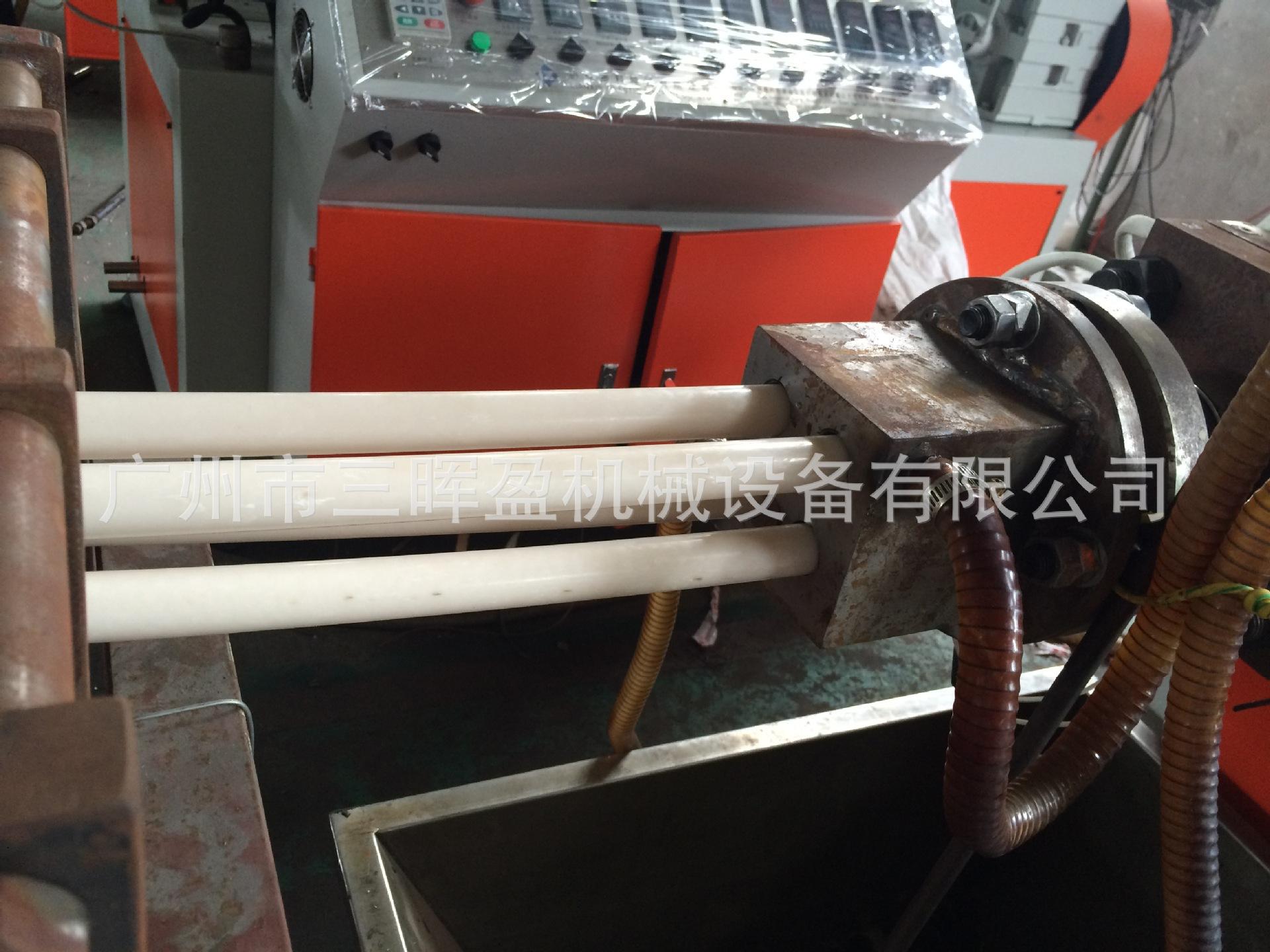 3306095392_1626691741